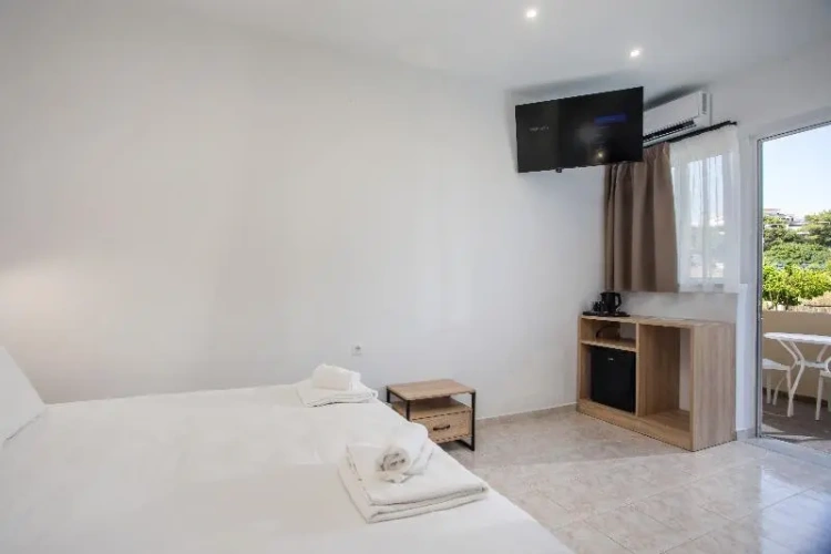 Standard Triple room with balcony