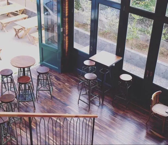 Oliver's Hostelry