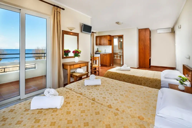 Panos Beach Hotel
