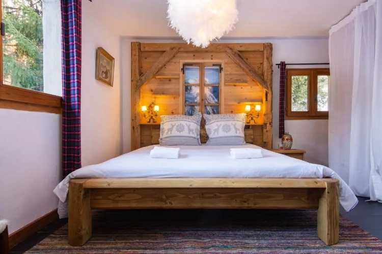 Warm & Cosy 3BR Chalet w/ Fireplace in Nature