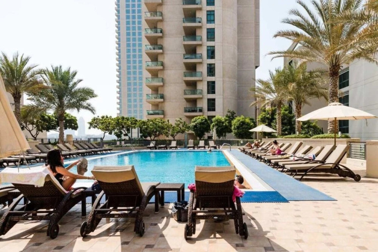 Retreat To a Hidden Gem at the Greens - Featured