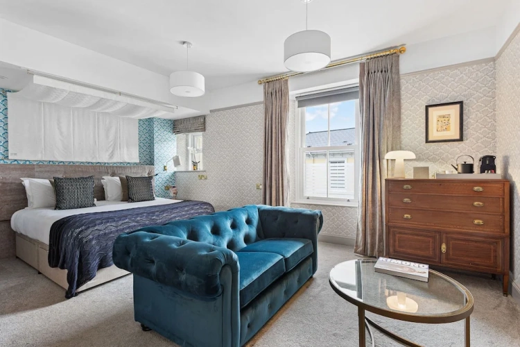 Standard Double Suite
