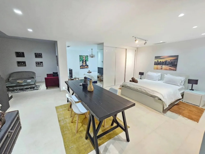 Elegant and Modern Villa V 04