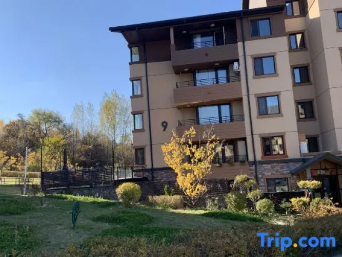 Xueren Nuandeng Apartment