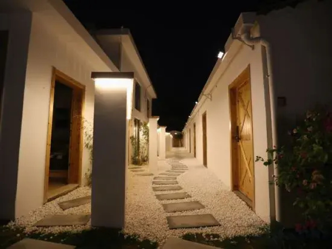 Cover yard homestay
