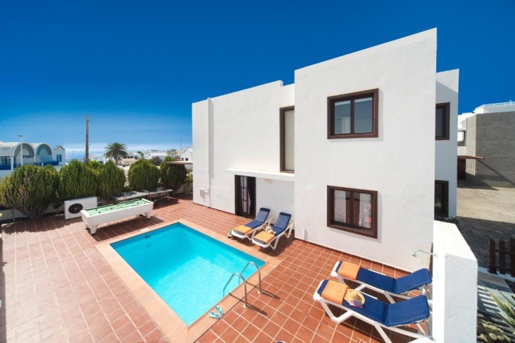 3 Bedrooms Villa