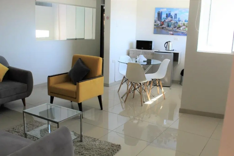2 Bedrooms Apartment