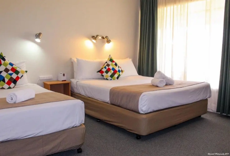 Standard Triple room