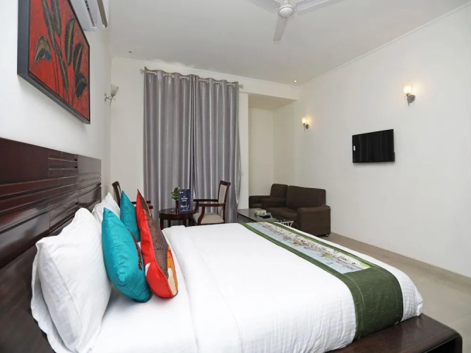 OYO 11872 Heaven Inn