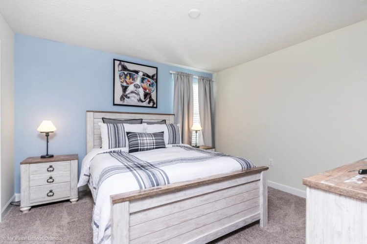 1669 Moonvalley Drive