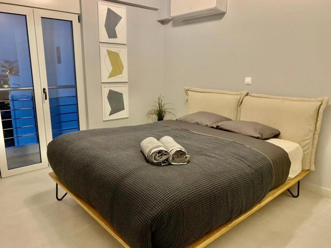 Fab New Flat in Central Athens w/ Acropolis Views