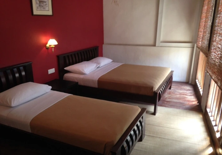 Standard Triple room