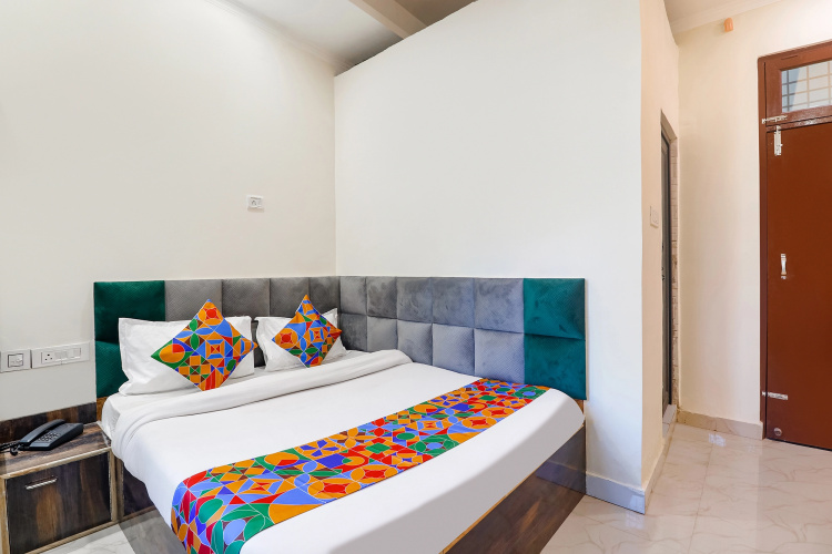 FabHotel Royal Vilas