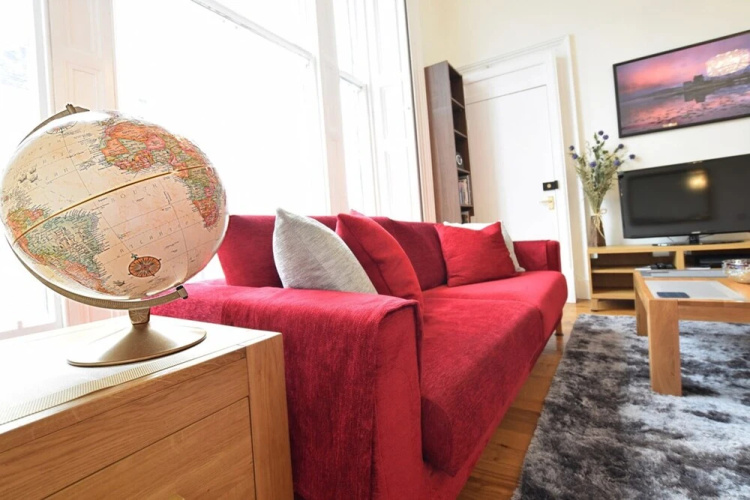 2 Bedroom Flat in Central Edinburgh