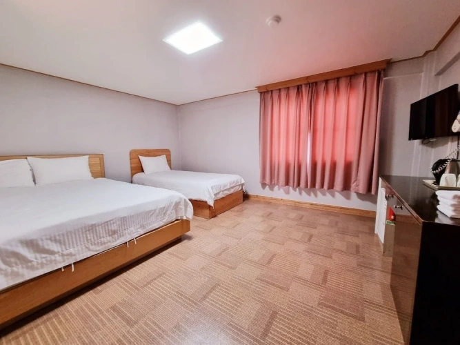 Deluxe Quadruple room