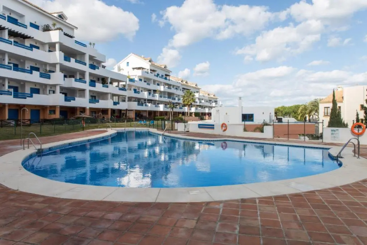 Duquesa Suites Golf and Gardens