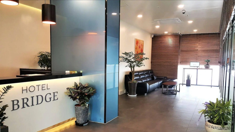 Bridge Hotel