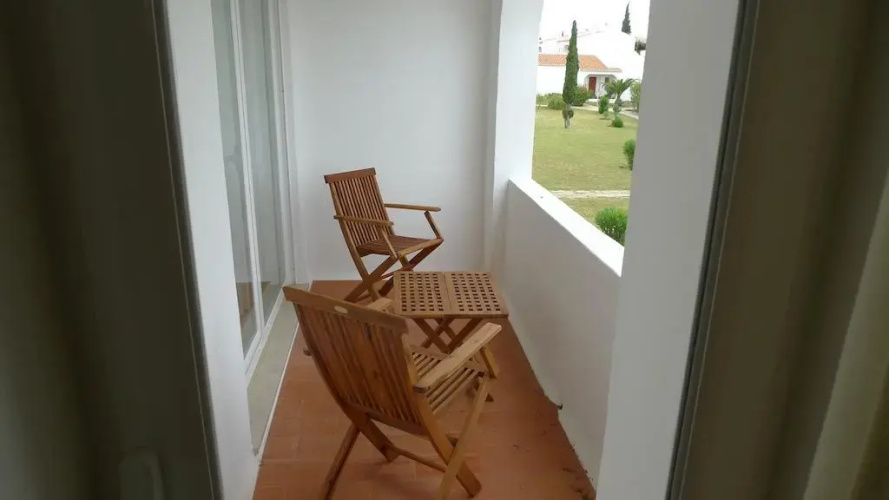 Senhora Da Rocha  Vila
