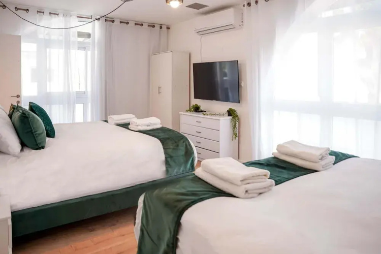 YalaRent Ivy Villa with Private Pool