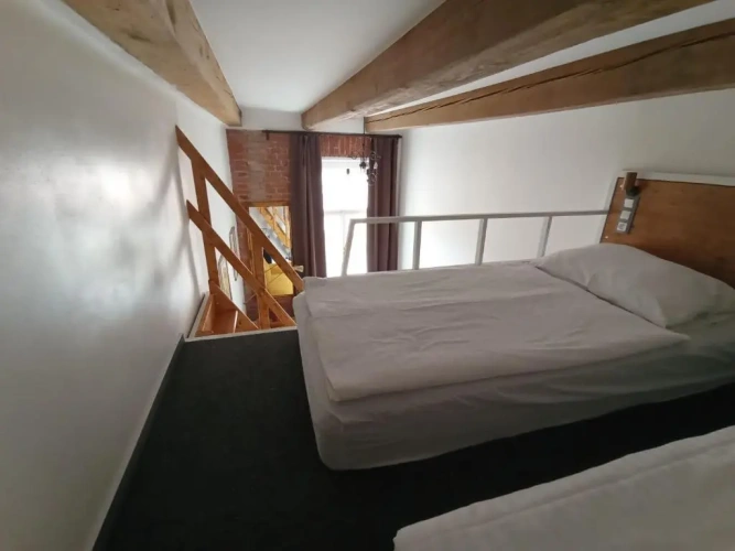 Deluxe Studio