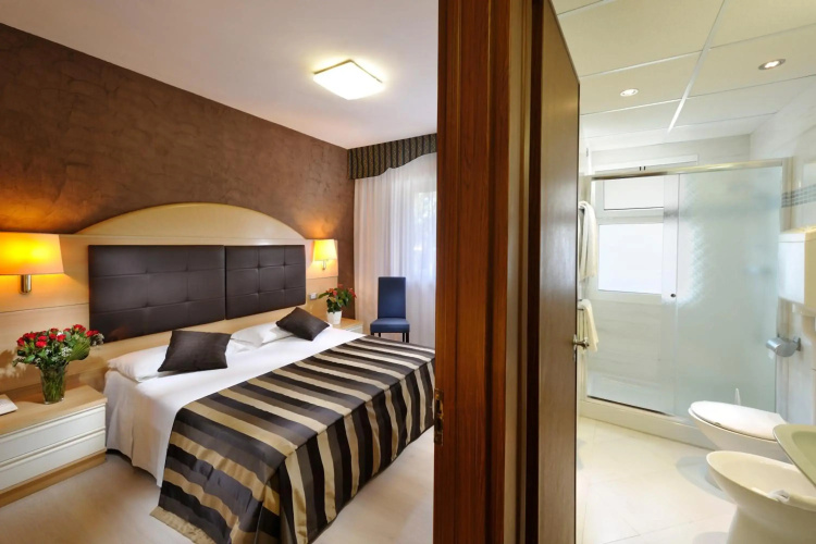 Hotel Eros