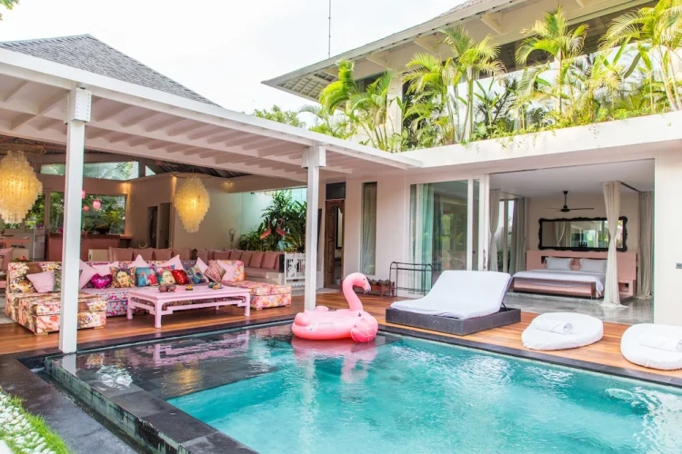 5 Bedrooms Luxury Villa with pool view