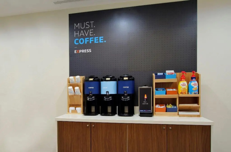 Holiday Inn Express & Suites Tampa Airport photo 30