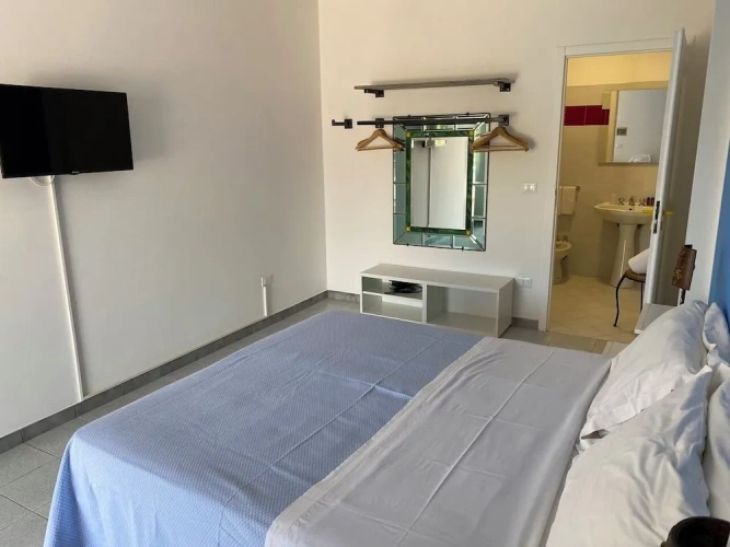 Economy room