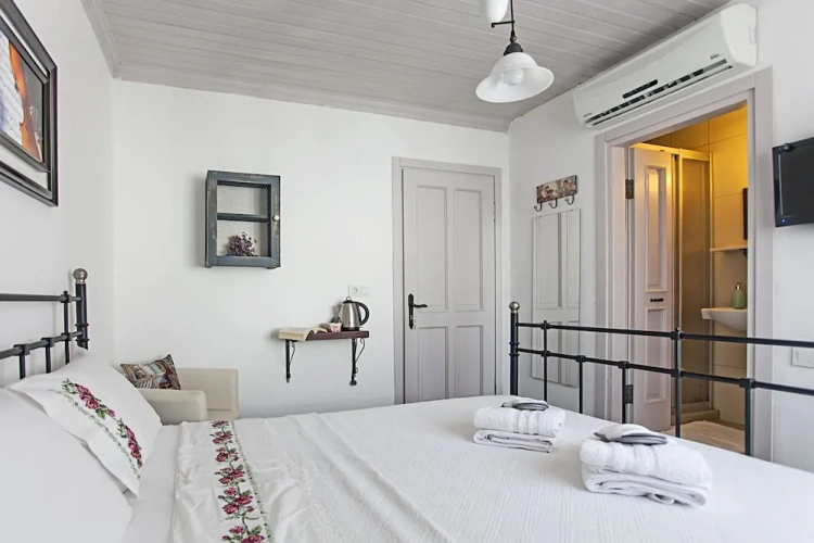 Standard Double room with city view