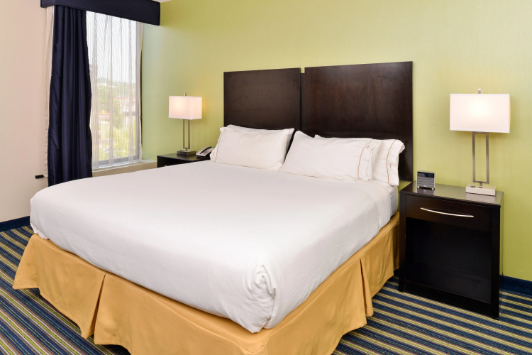 Holiday Inn Express Worcester
