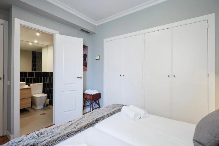 LEEWAYS APARTMENT V in ALCALÁ 99