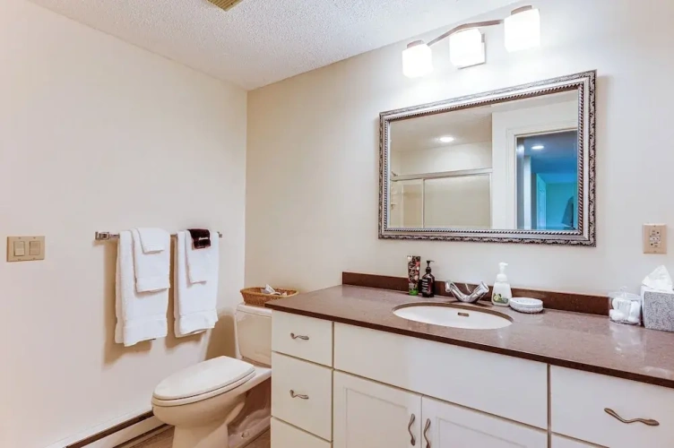 3 Bedrooms Apartment
