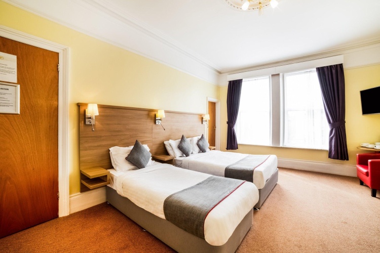 Standard Twin room