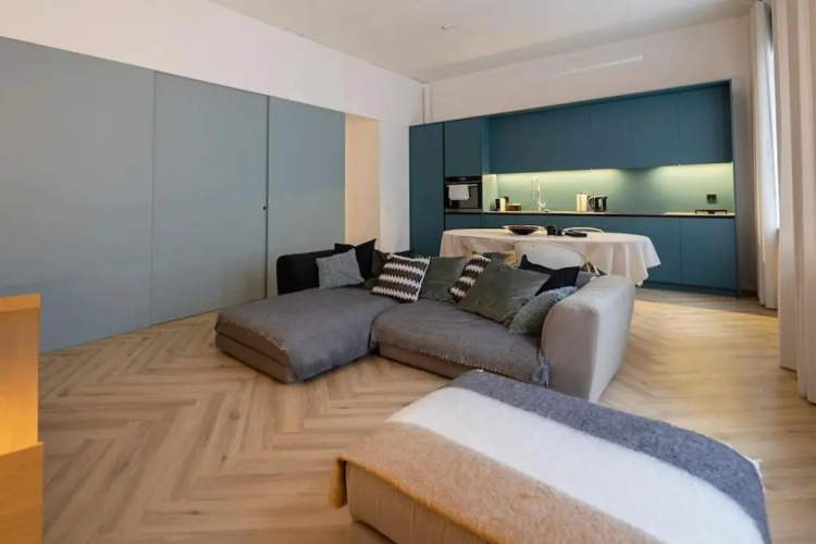 3 BD Old Town Apartment by Hostlovers