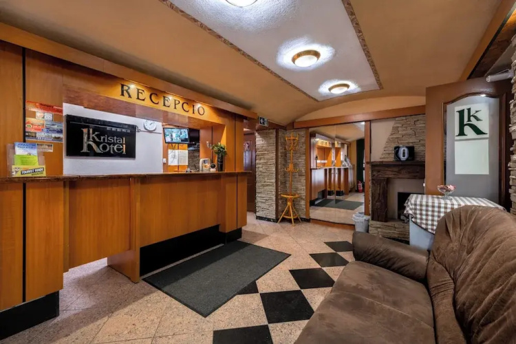 Kristal Hotel