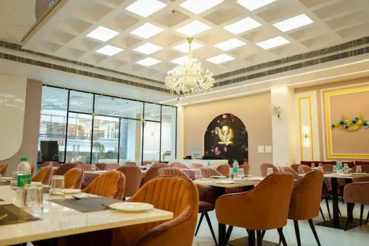 Hotel Evara Inn