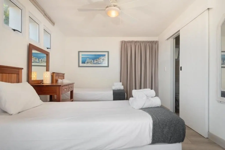4 Bedrooms Cottage