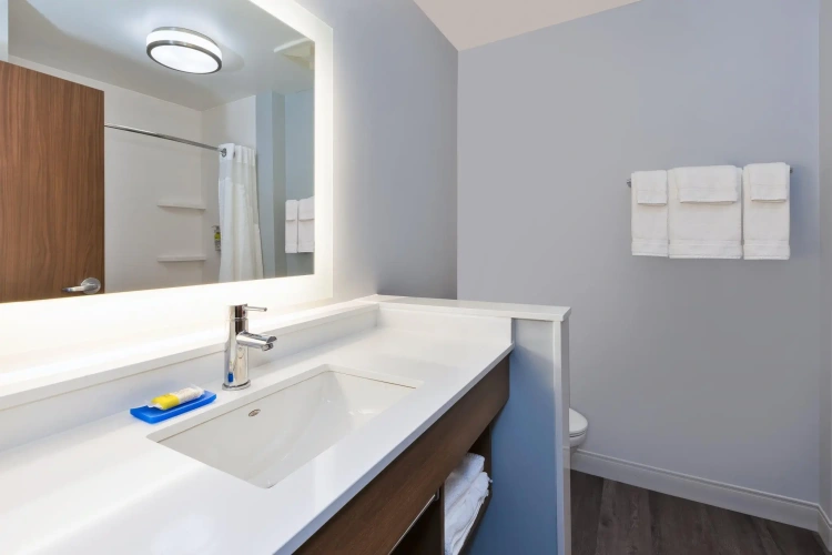 Quadruple Suite