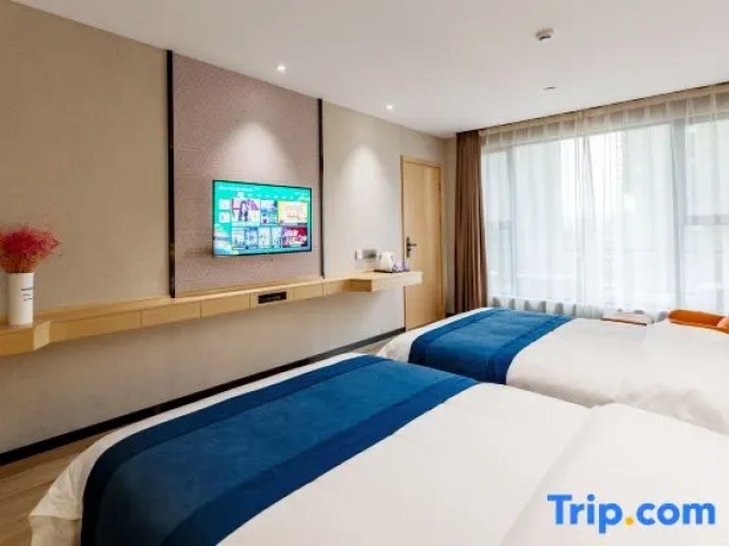1 Bedroom Attic Suite