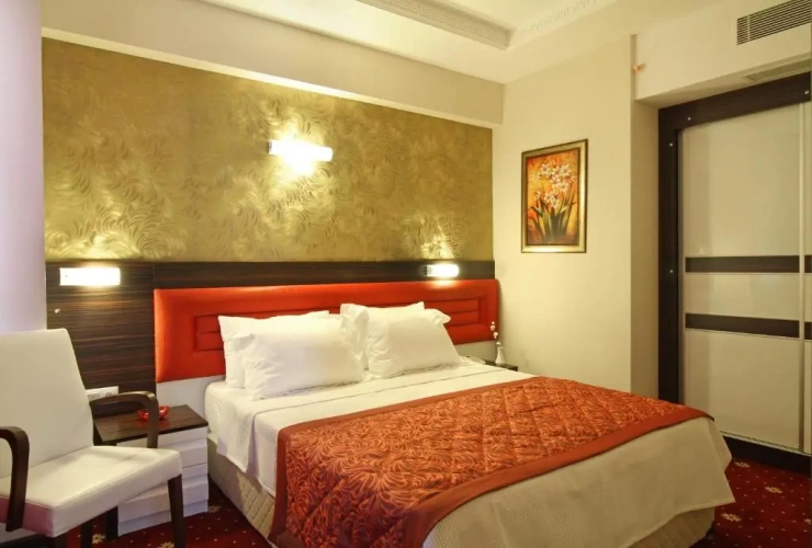 Deluxe Suite