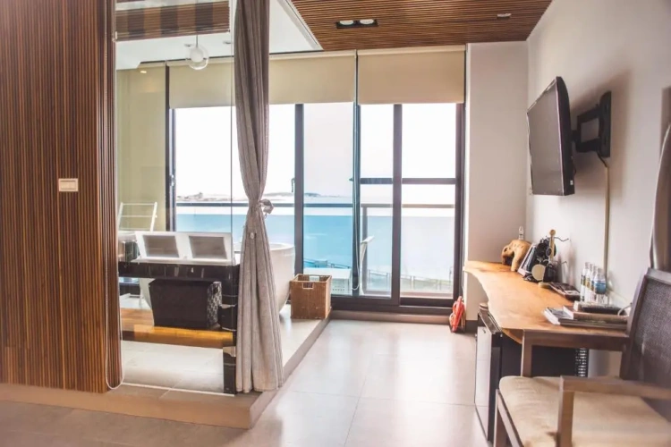 Standard Quadruple room with sea view