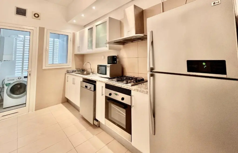 One Bedroom With a View Lac1