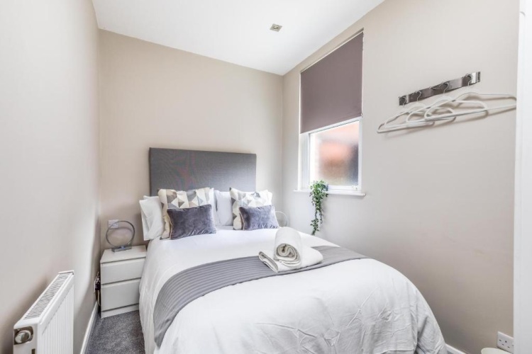 3 Bedrooms Apartment