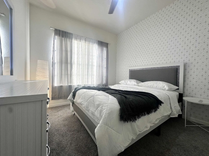 5 Bedrooms Villa