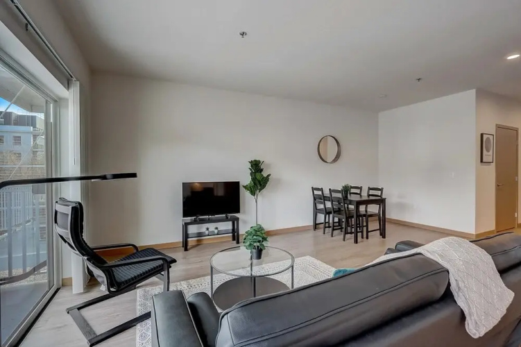 Chic Central Apartment with Free Parking