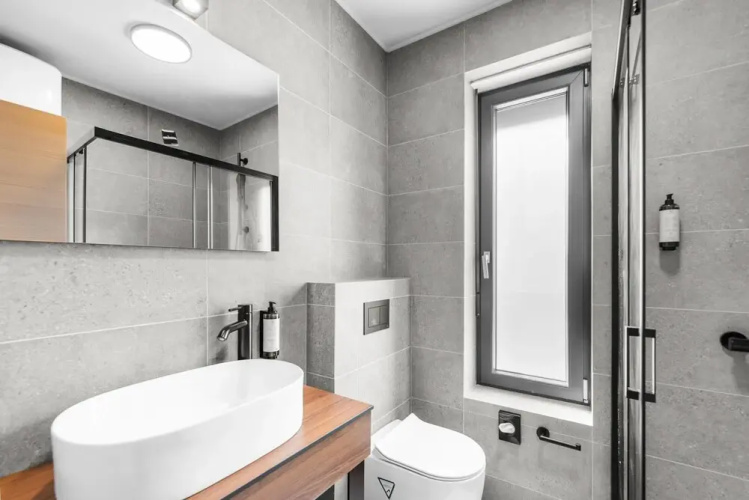 Apartment in Pula With Sea View and Bubble Bath