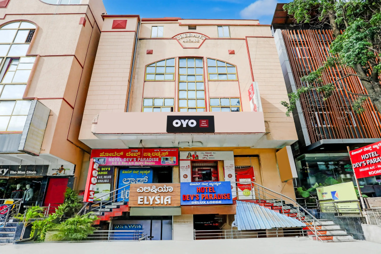 Hotel O Dev's Paradise