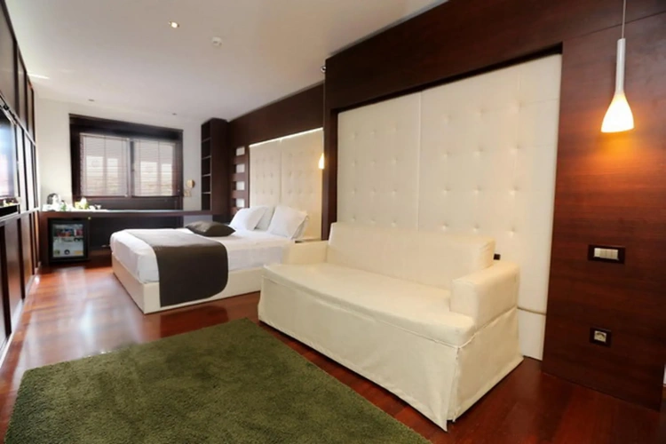 Deluxe Suite