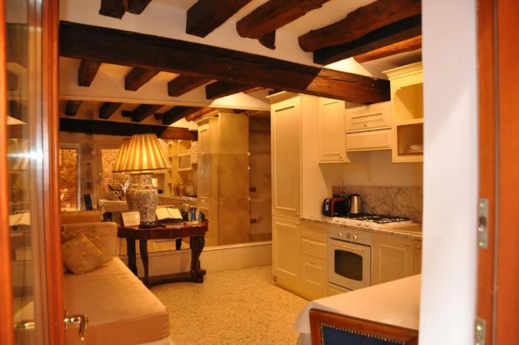 Henry's Heaven Apartment