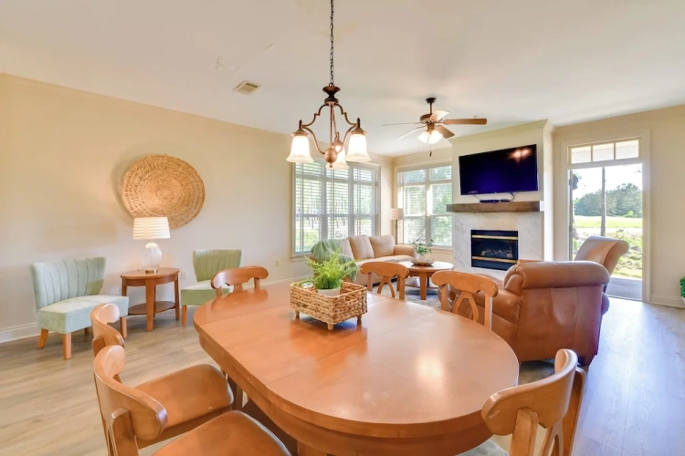 4 Bedrooms Villa with balcony